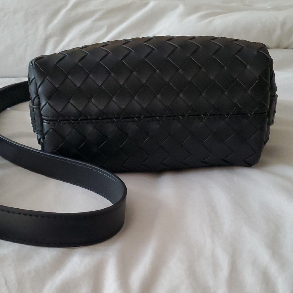 Urban Expressions Black Intrecciato Crossbody Bag - Picture 6 of 6
